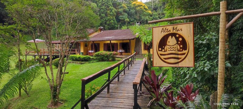 Alto Mar Bistro