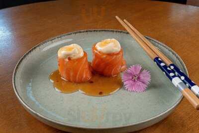 Maré Poke Hawaiian Food