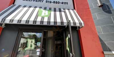 Tahinis Restaurant (richmond St)