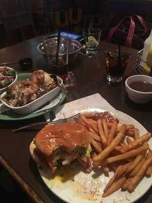 Dawghouse Pub & Eatery