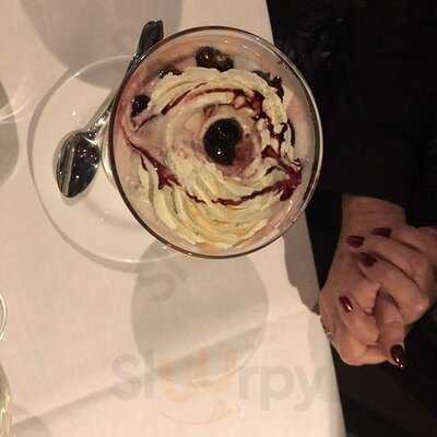 Michael's On The Thames