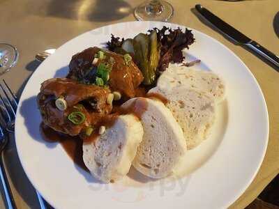 Marienbad Restaurant & Chaucer's Pub