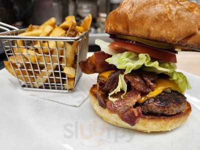 Shelly's Tap And Grill