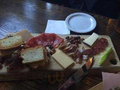 Milos' Craft Beer Emporium