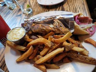 Milos' Craft Beer Emporium