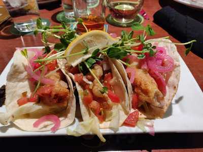 Crossings Pub & Eatery