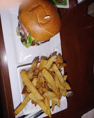 Crossings Pub & Eatery