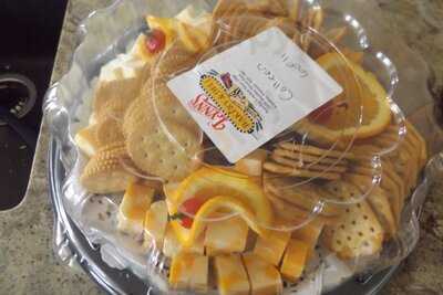 Lynn's Bakery & Deli