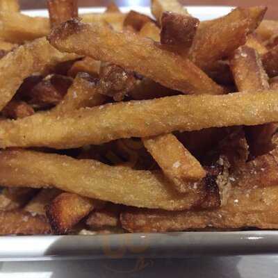 Crossings Grill & Pub