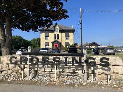 Crossings Grill & Pub