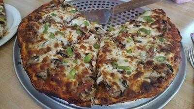 Frank & Gus Pizza Restaurant