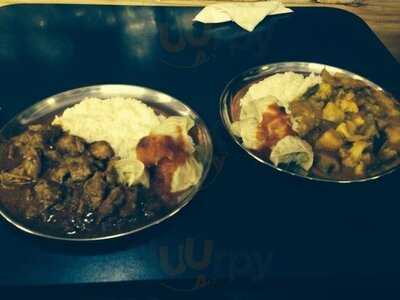 Momo's At The Market