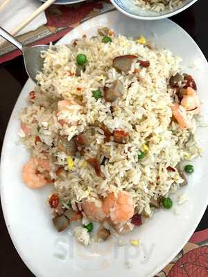 Golden Dragon Restaurant