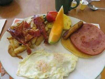 Cora's Breakfast & Lunch
