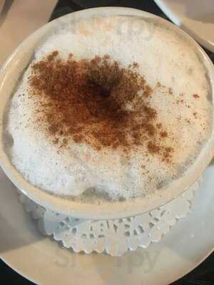 Symposium Cafe Restaurant & Lounge