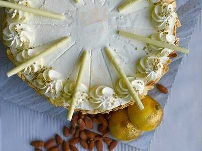 Petit Paris Creperie & Patisserie