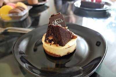 Petit Paris Creperie & Patisserie