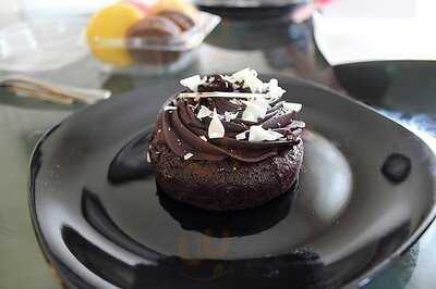 Petit Paris Creperie & Patisserie