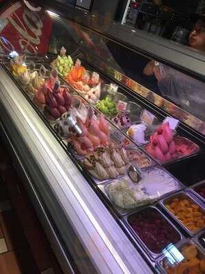 Angelo’s Italian Bakery & Market