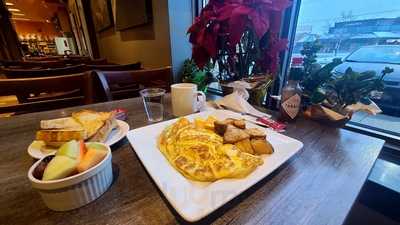 Angelo’s Italian Bakery & Market