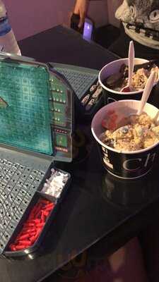 Chil Frozen Yogurt Bar