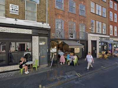 Chil Frozen Yogurt Bar