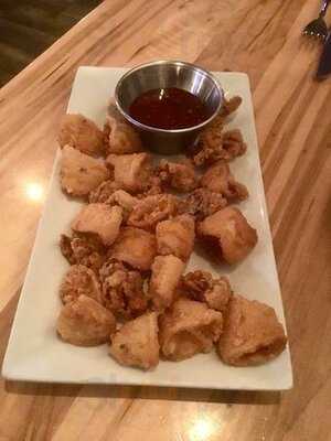 Chuck's Roadhouse Bar And Grill