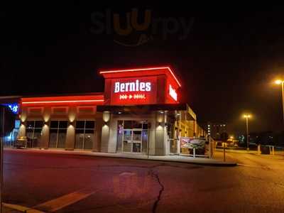 Bernies Bar & Grill