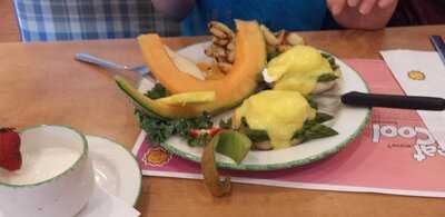 Cora's Breakfast & Lunch