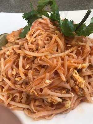 Ben Thanh White Oaks