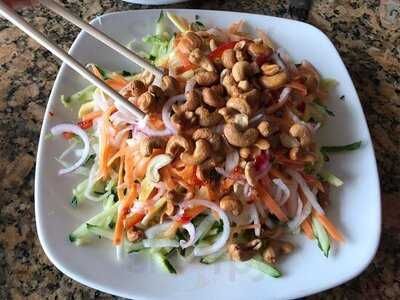 Ben Thanh White Oaks