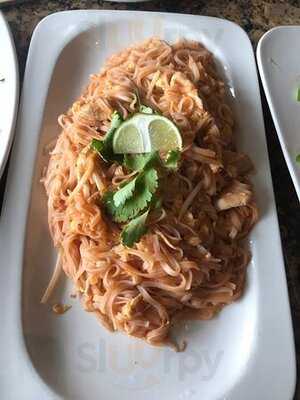 Ben Thanh White Oaks