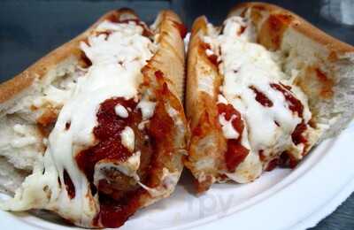 Dominic's Italian Eatery