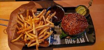 Shoeless Joe's Sports Grill - London