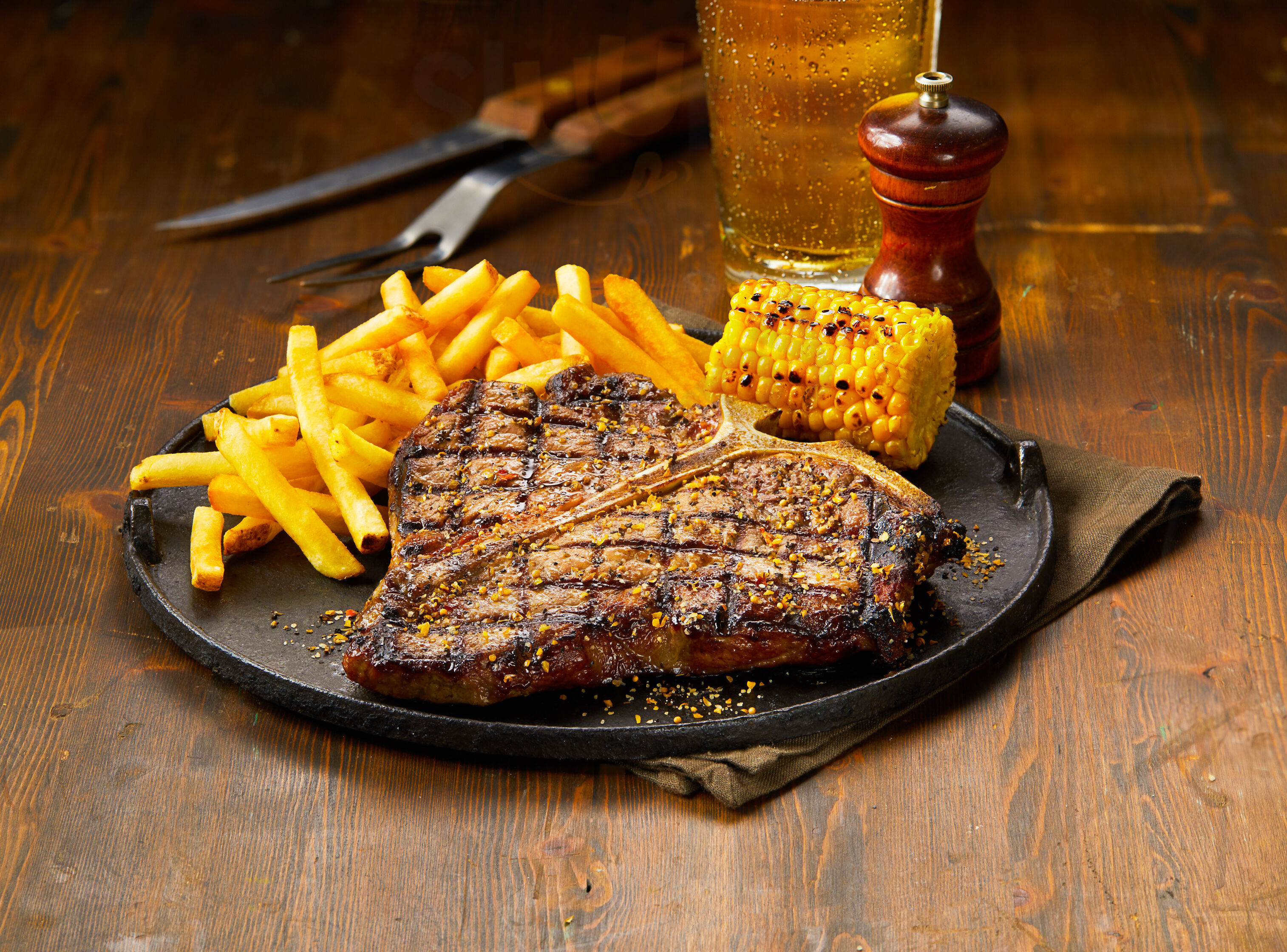 Chuck's Roadhouse Bar And Grill