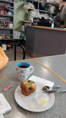 Tommy Sud's Laundry And Cafe