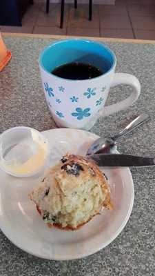 Tommy Sud's Laundry And Cafe