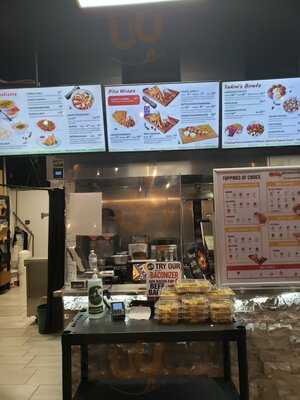 Tahinis Restaurant (westmount)