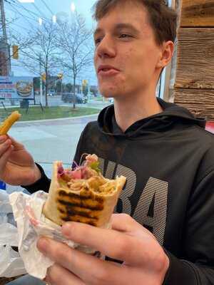 Tahinis Restaurant (westmount)