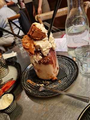 Sard Restaurant Rock Cafe