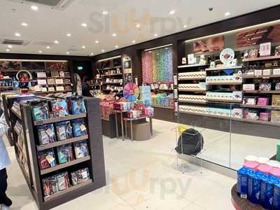 Lindt Chocolate Shop - Masonville