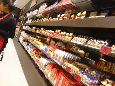 Lindt Chocolate Shop - Masonville