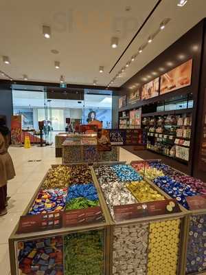 Lindt Chocolate Shop - Masonville