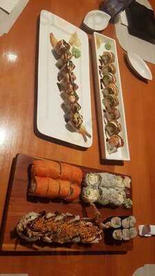 Sakura Sushi & Grill