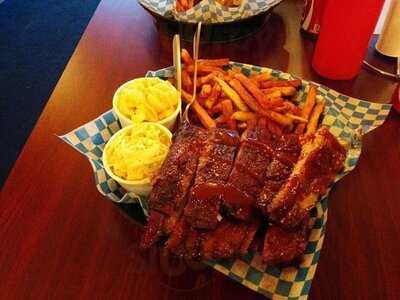 Hungry Hollow Smokehouse And Grille