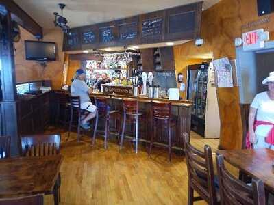 Governors Pub & Eatery