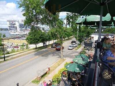 Governors Pub & Eatery