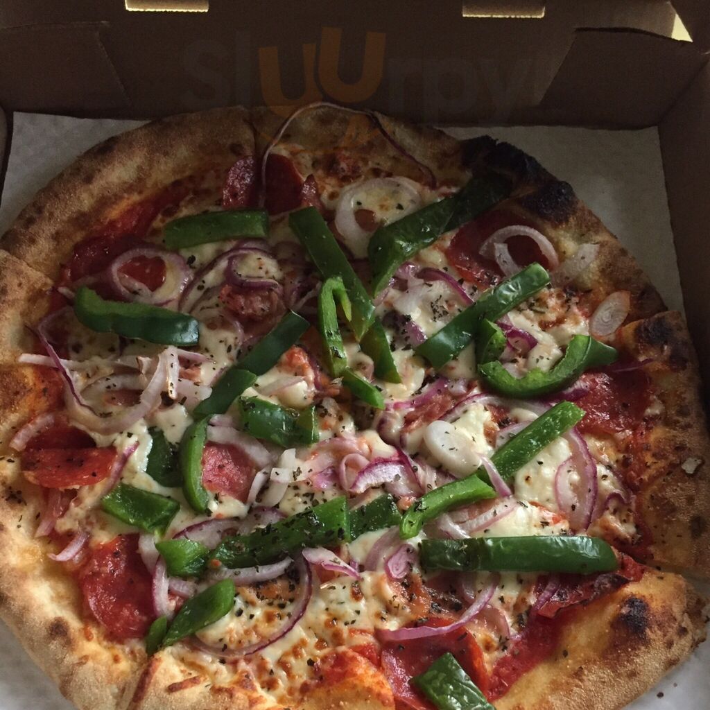 Maurizio's Pizzeria