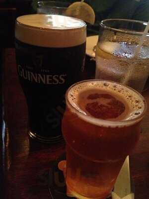 Finbar's Irish Pub