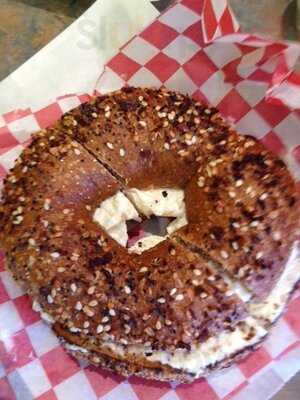 Izzy's Bagels